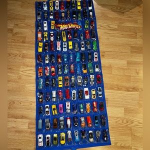 Hot Wheels Case w/ Cars